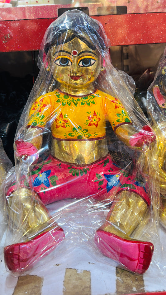 12no ki Lali balradhranai ke Roop me pure pital ki in yellow full body makeup beautiful shringar me
